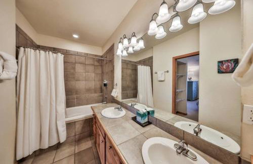 Mountain Bliss 3 BR Retreat With Views and Hot Tub - Foto 20