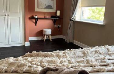 Large 4 Bedroom 3 Bathroom Town House with Secure Parking by Amazing Spaces Relocations Ltd - Foto 27