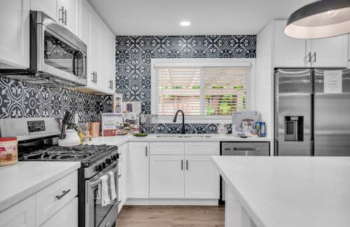 Sunny Simi Valley Valley 4BR 3BR LTR Modern Home Dedicated Work Place High Speed internet - Foto 28