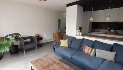 Maison moderne mitoyenne exposée plein sud avec terrasse - Foto 3