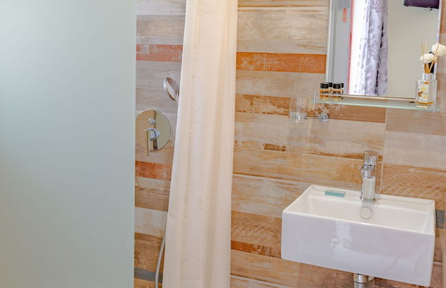 Saint-Trope Studios - Photo 26