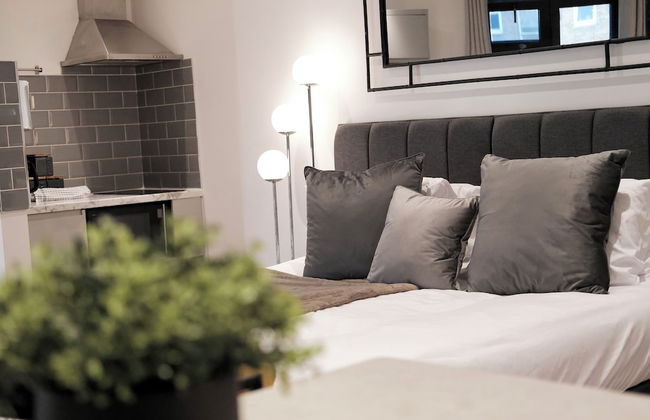 Canal Walk Studios - Photo 12