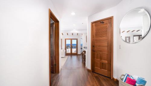 10-Star Property! Premium Ocean Views, Immaculate Corner Condo with Fireplace, New Golf Cart - Foto 4