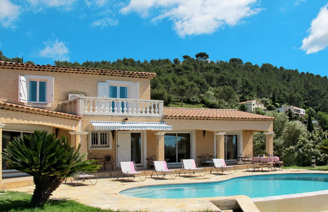 5 bedroom House in Carqueiranne with private pool and garden - Photo 1