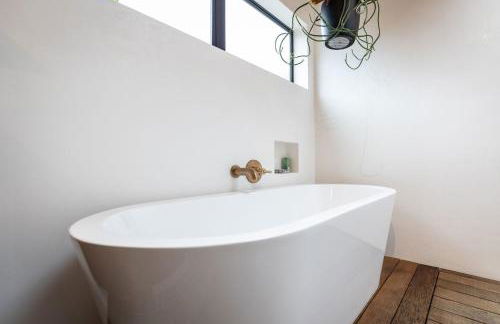 Modern indoor-outdoor living wHot Tub Walk to Beaches & Mountain Trails - Foto 33