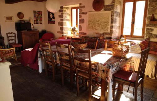 Maison sans mitoyenneté 760 m d'altitude pour 6 personnes sur grand terrain non clos - Foto 8