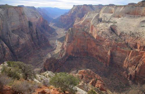 Cozy Zion farmhouse, cool or hot swim spa, fireplace & firepit - Foto 12