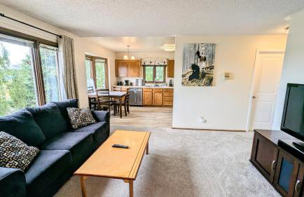 Spacious Downtown 2-bdrm Apartment - Photo 55