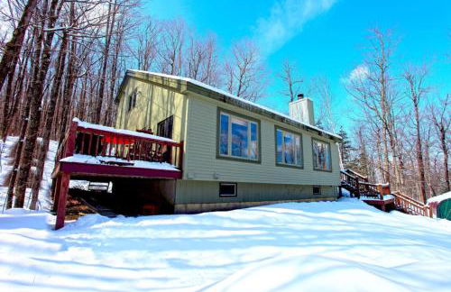 Wine Moose w Hot tub Fireplace Sauna 9min to Mt Snow - Foto 39