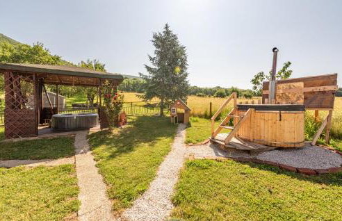 Nice Home In Udbina With House A Panoramic View - Photo 14