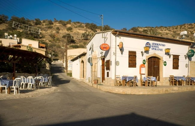 2 bed Apartment Overlooking Pool - Oroklini - Foto 29