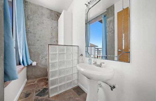 Oceanfront Experience - Photo 19