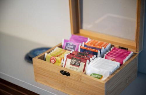 MAISUITES Eisvogel - Zentrale Luxuswohnung mit direktem Seeblick I Bis 4 Personen I Premiumküche I Boxspringbett I Kaffeevollautomat I Parkplatz I Barrierearm & Aufzug - Foto 32