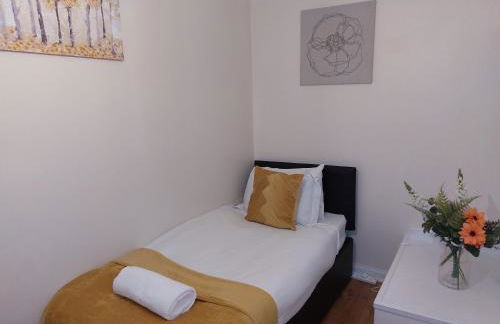 Two Bedroom Semi-detached Modern House in Birmingham - Foto 19