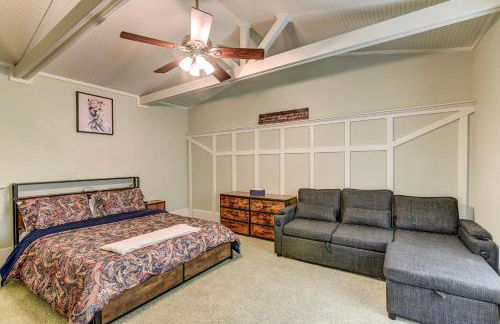 The San Bernard River waterfront provides private access to a spa, boat ramp, and jet skiing - Photo 53