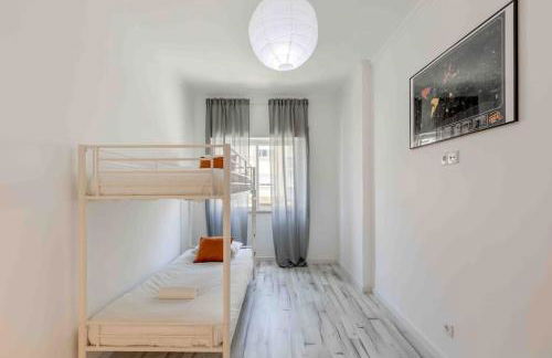 Lovely 3-bedroom condo w/ free parking on premises - Foto 13