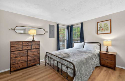 Wooded Chalet w Hot Tub & Indoor Pool, Gym Access - Foto 29