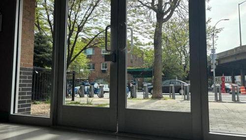 1 BEDROOM WITH SLEEPING IN LIVING ROOM Williamburg - Foto 4