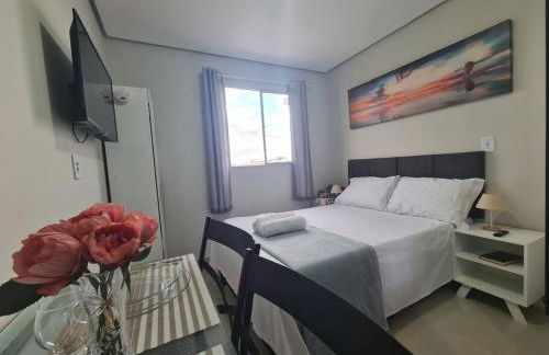 Kitnet304 centro,c linda vista janela, tv smart - Foto 7