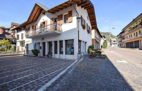 Gorgeous Apartment In Lamon With Wifi - Foto 1