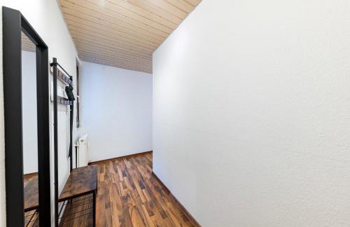 Modernes Apartment mit Balkon, Parkplatz, Waschmaschine für 4-5 Gäste - Foto 18