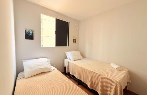 Apto Confortável - Supermercado Bahamas ao lado - Foto 12