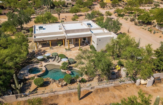 Restorative Oasis Ranch w Pool Spa - Photo 37