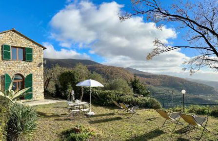 Panoramic Rural House With Garden - Photo 13