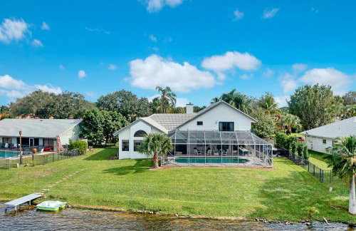 Lake Luxe Equine, Waterfront, Screened-in Pool, Hot Tub - Lake Views! Hosted By Relaxtay - Foto 28