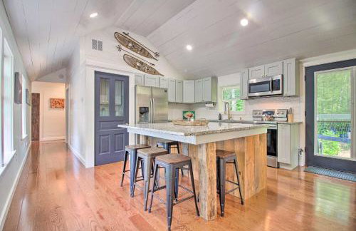 Stylish Mountain Home Near Ski, Golf and Manchester! - Foto 8