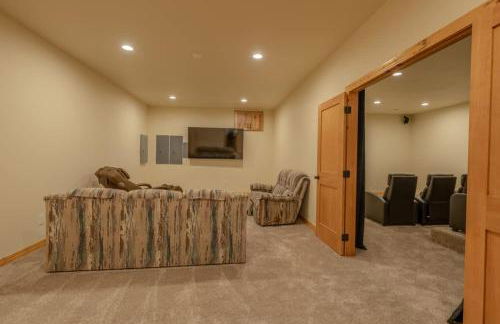 FoxHill Family Lodge Retreat with views from all sides and Hike over a hundred forty acres - Foto 16