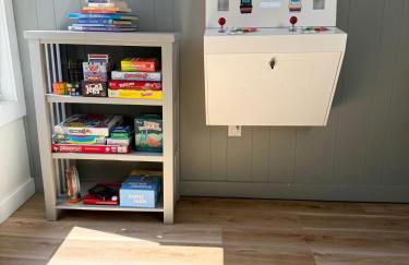 Pocono Chalet,Hot Tub,Arcade,Fireplace, Lake,Pool, Pet friendly, near Jim Thorpe No extra fees to use amenities - Foto 28