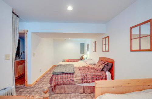 Lakefront Tomahawk Getaway with Deck and 2 Fireplaces! - Foto 23