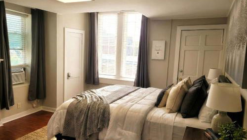 Redwood Loft at Park Place King bed Walk in Closet Fast Wifi and Free Coffee - Foto 4