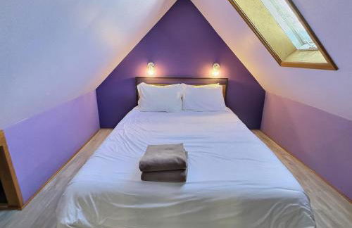 Gem Palace with Hot Tub Sauna - Photo 30