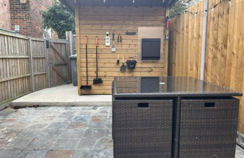 Sleeps 7 Beaches, restaurants, buses, nearby! - Photo 16