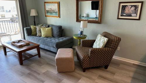 Welcome to Sandpiper Beachfront Condo Cozy 1-bed in JAX Beach, perfect for couples! Pet-friendly! - Foto 5