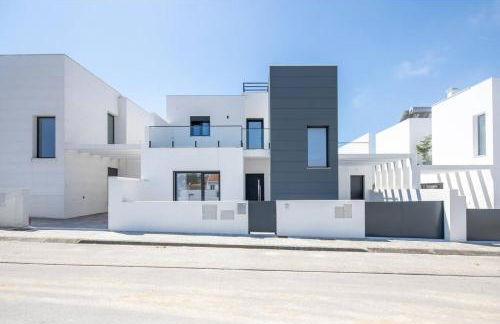 Modern Villa with Private Pool Near Baleal Beach - Photo 37