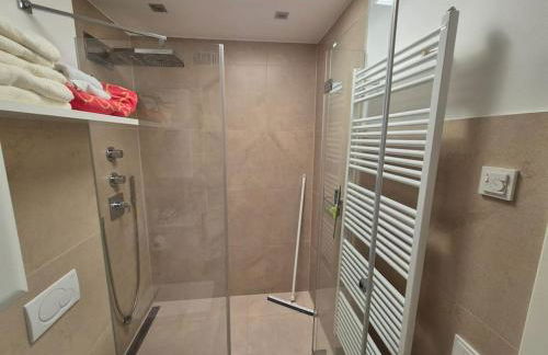 Bungalow, Uneinsehbar, 8 Personen maximal, 3 Personen oben, 5 unten - Foto 9