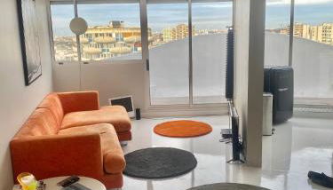 14eme et der étage "Arty" avec 2 chambres et vue panoramique ! - Foto 2