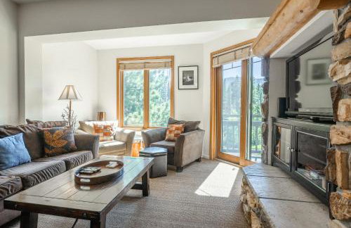 Mammoth Green #210 - Nearly Ski-in Ski-Out 2 Bedroom 2 Bath, Sleeps 6 on Golf Course - Photo 5