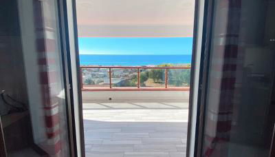 Nora's Flats - Photo 3