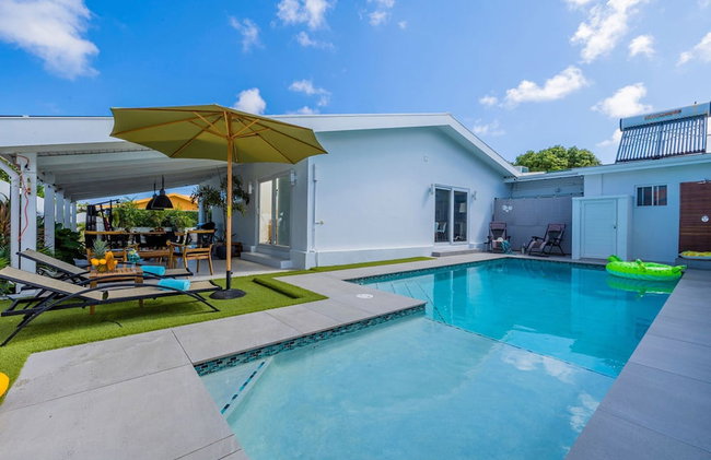 NEW Modern 3BR 3BA Private Pool Centrallylocated - Foto 22