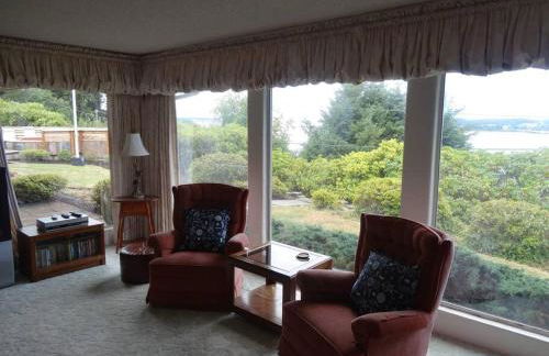 Dunes Coastal Getaway - Photo 13