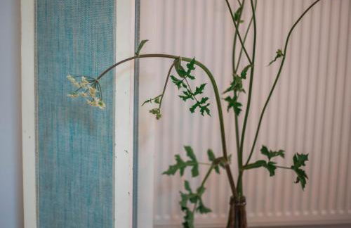 Longère rénovée avec charme, 5 chambres, grand jardin, proche du village, idéale pour 15 pers. - FR-1-410-355 - Foto 28