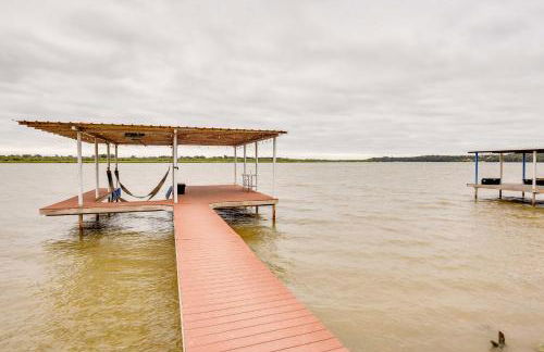 Lake Granbury Fishing Escape with Dock and Kayaks! - Foto 37