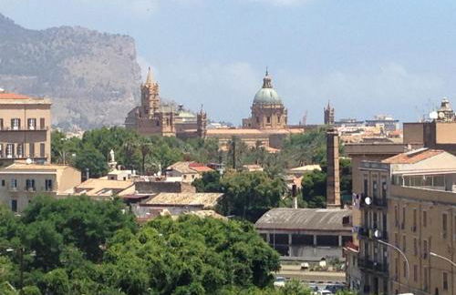 Giù a Palermo - Foto 1