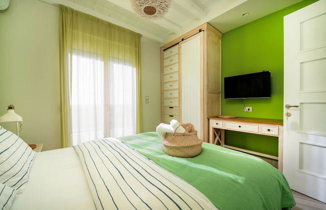 Seabreeze Villa - with Jacuzzi & heated pool - Photo 15