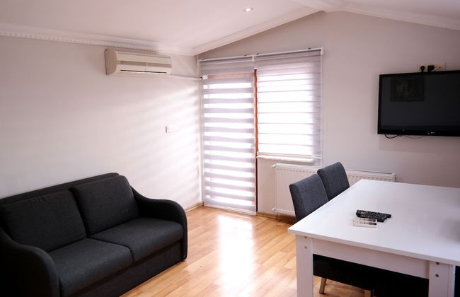 Sheriff Residence - Photo 25