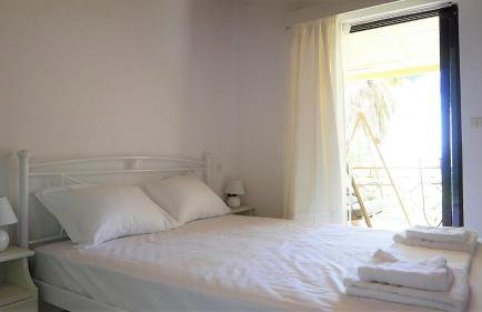 Amarynthos Beachfront Vacation House with garden - Foto 7